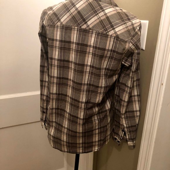 Cabelas Green Plaid Shirt- Can Roll Up Sleeves - Picture 3 of 3